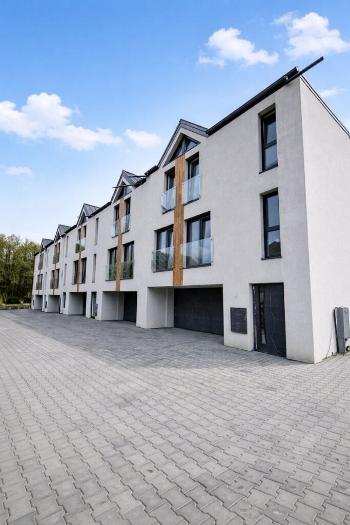 Nowe 3 pokojowe w szeregówce, balkon, garaż