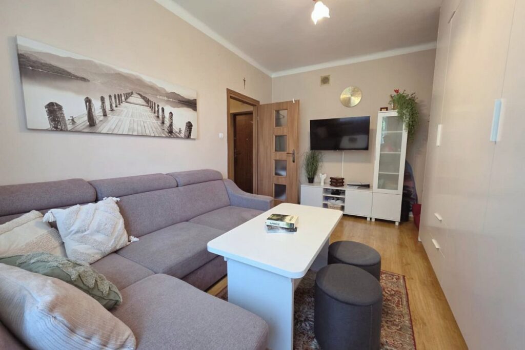 Mieszkanie 2 pokojowe 37.2m2, piwnica, strych